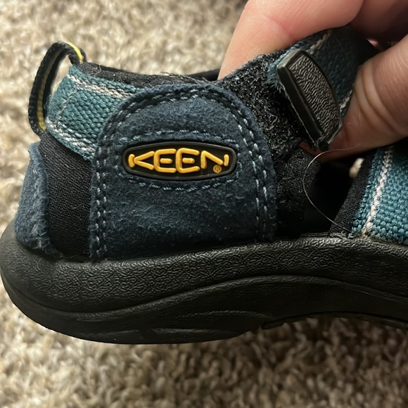 Keen big Kids' Newport H2 teal and black outdoor sandal size 2 - Picture 2 of 14